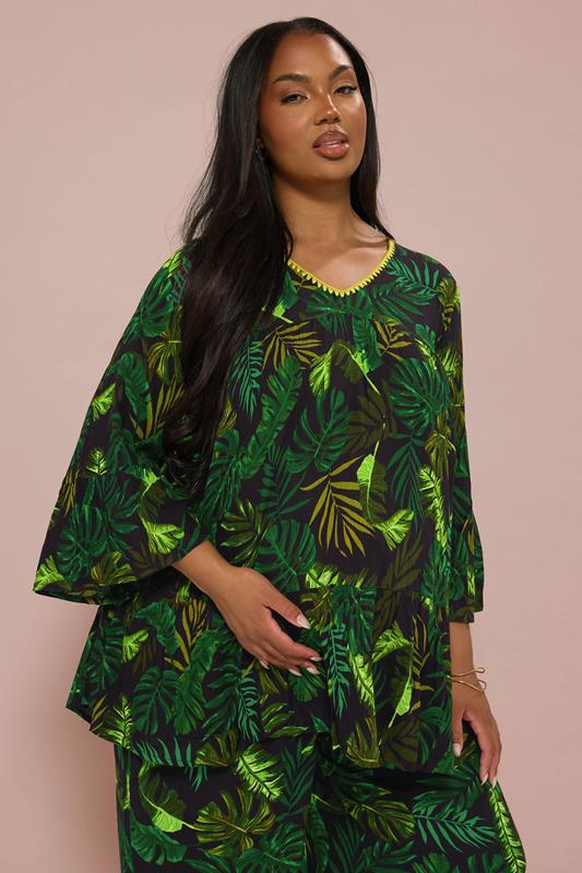 BUMP IT UP MATERNITY Curve Green Palm Leaf Print Top