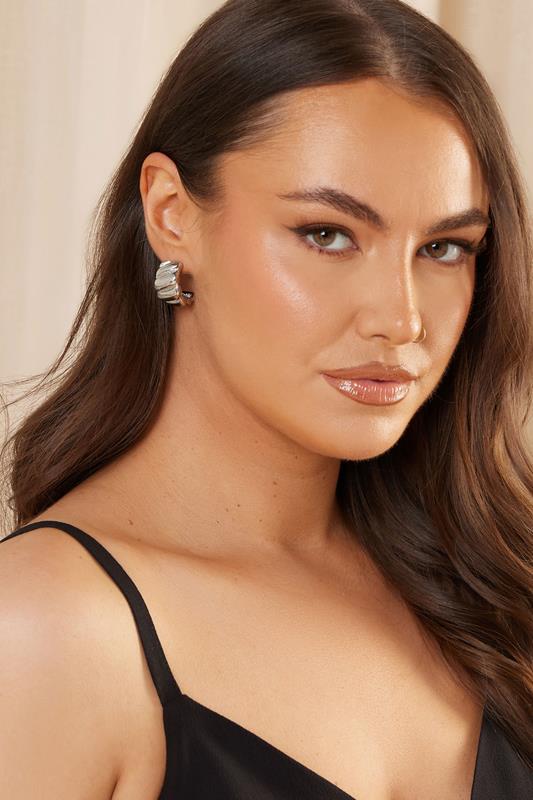 Silver Tone Ribbed Hoop Earrings