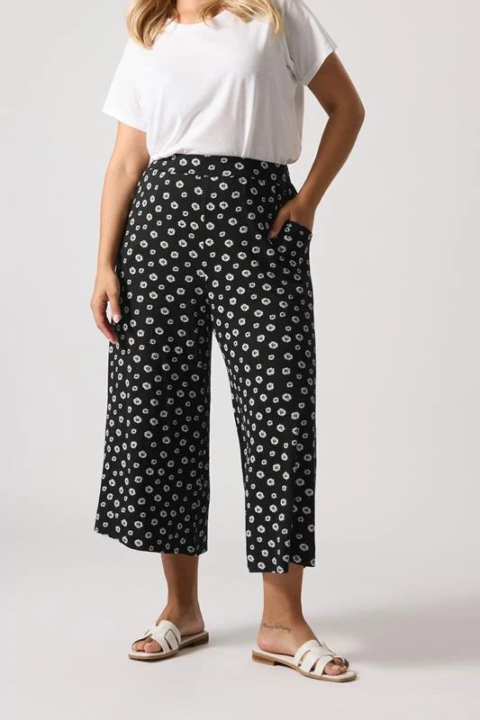 YOURS Curve Black Daisy Print Cropped Trousers