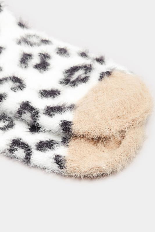2 PACK Black & White Leopard Print Ankle Socks 4 2 PACK Black & White Leopard Print Ankle Socks