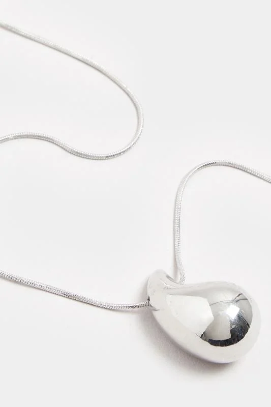 Silver Tone Teardrop Pendant Necklace 4 Silver Tone Teardrop Pendant Necklace