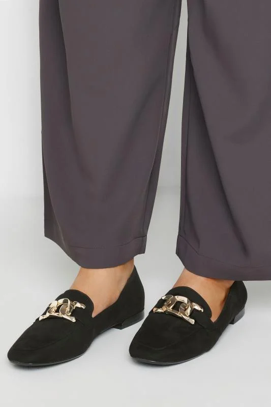 Black Closed Back Loafer In Wide E Fit
