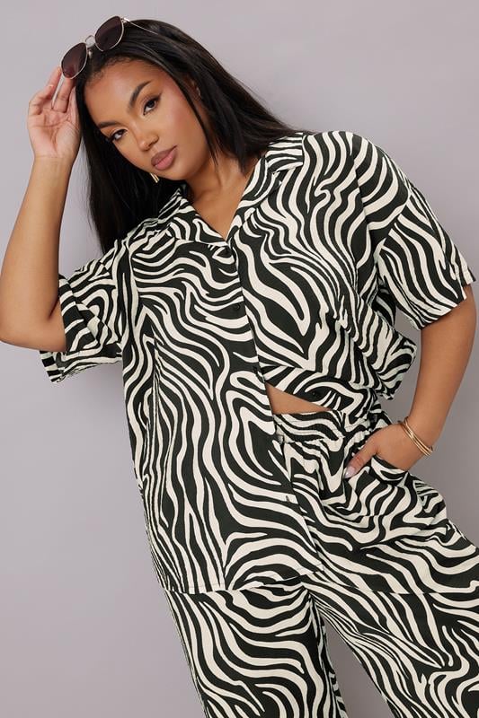 YOURS Curve Black Zebra Print Short Sleeve Shirt