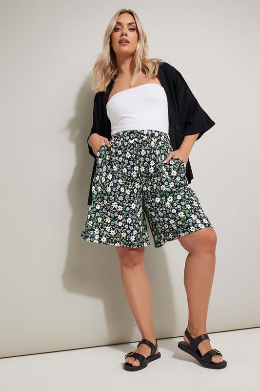 YOURS Curve Black Ditsy Floral Textured Shorts